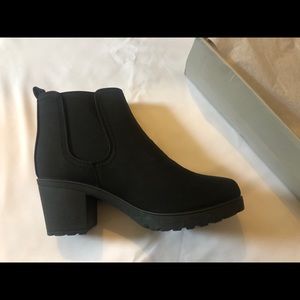 Black Chelsea Boots